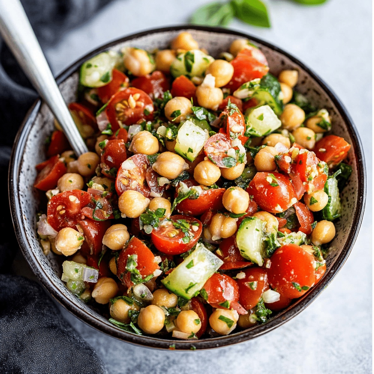Tomato, Garlic And Chickpea Salad Recipe