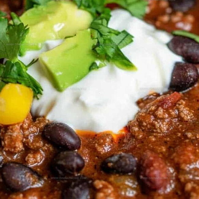 Bobby Flay’s Chili That Brings the Heat and the Flavor