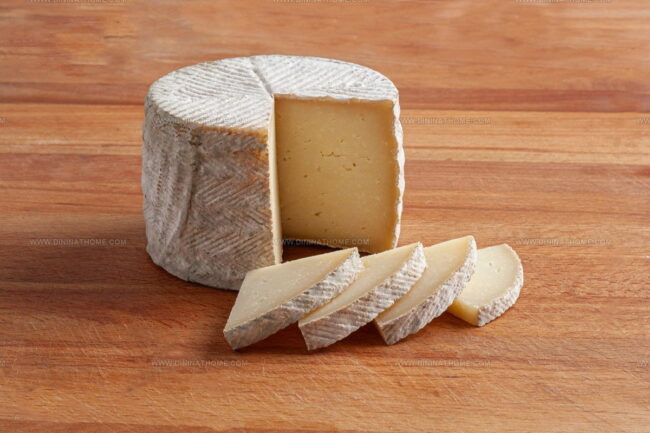 How Do Feta, Bryndza, and Sirene Differ from Each Other?