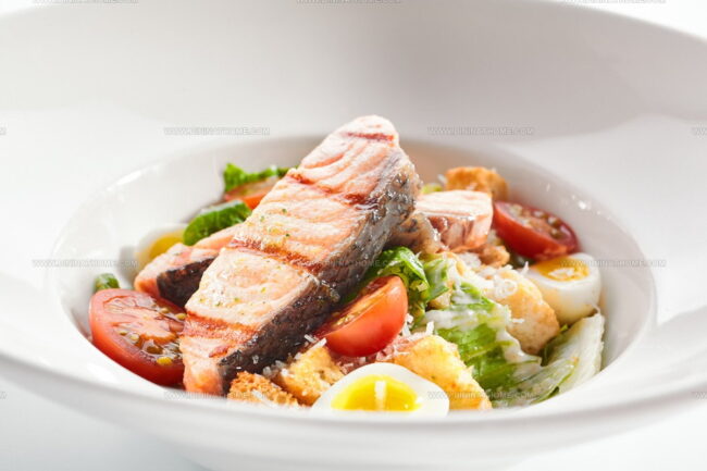 What Types of Seafood Are Most Iconic Across North American Coasts and Lakes?