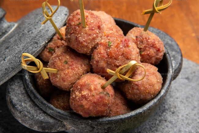 What’s the Secret to Keeping European Meatballs Moist and Flavorful?